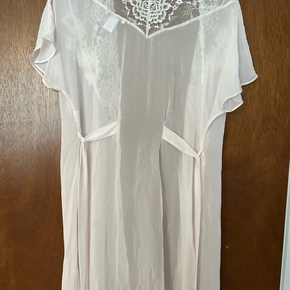 DILLARD’S LINEA DONATELLA Two piece Robe & Slip Dress - Picture 6 of 6